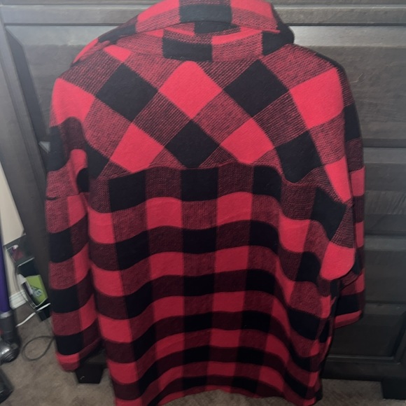 Long RD Style shacket in buffalo plaid never worn - Picture 3 of 4